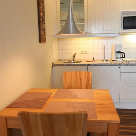 Strandstrasse 32 - 04-04